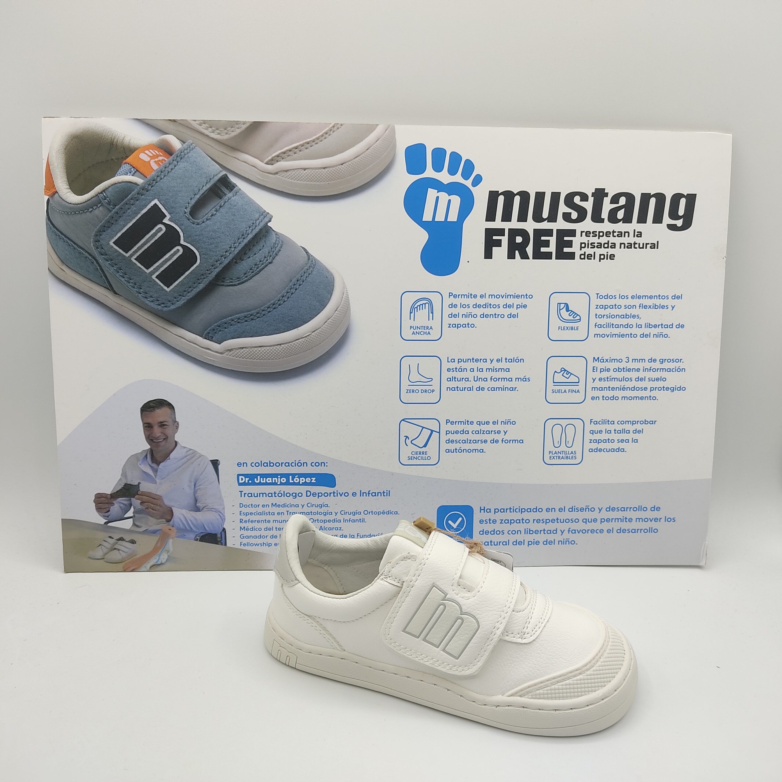 Zapatillas respetuosas Unisex Mtng 48940 White Zapatillas respetuosas unisex de la marca Mtng, modelo 48940 en color blanco. Suela blanca cosida. Puntera reforzada de goma blanca. Fabricadas en piel blanco. Cierre con velcro blanco.